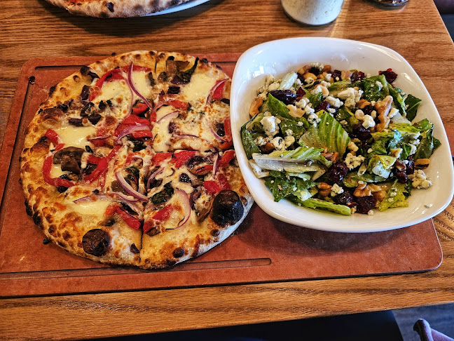 Famoso Italian Pizzeria - Eastgate