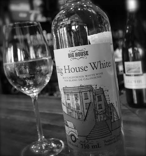 940 Boul. Saint-Jean, Pointe-Claire, QC H9R 5N8