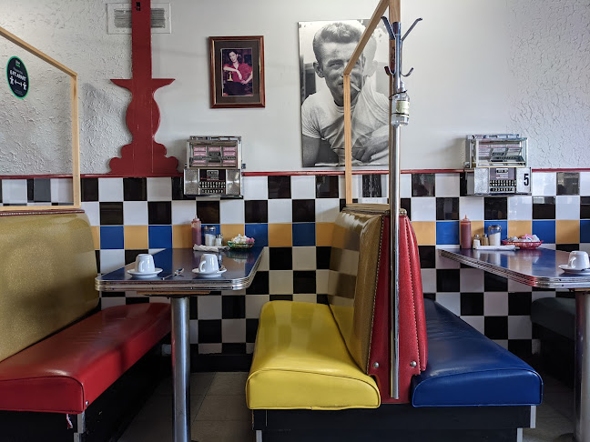 Three Coins Open Kitchen& Breakfast and Lunch - Hospitality and gastronomy