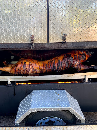All Seasons Pig Roast & Catering - Hospitality and gastronomy