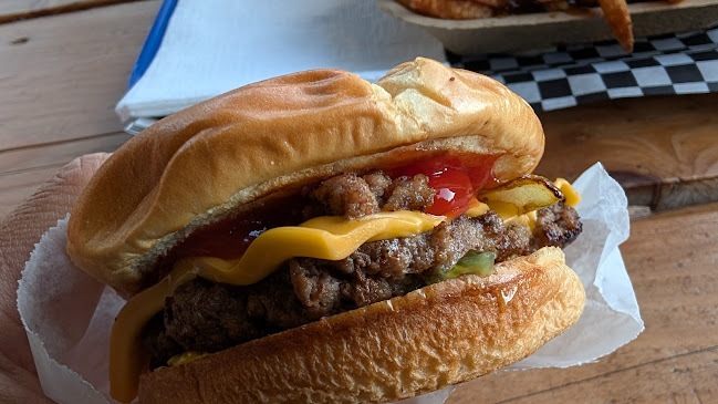 L'Authentique Poutine and Burgers