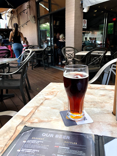 184 Augusta Ave, Toronto, ON M5T 2L6