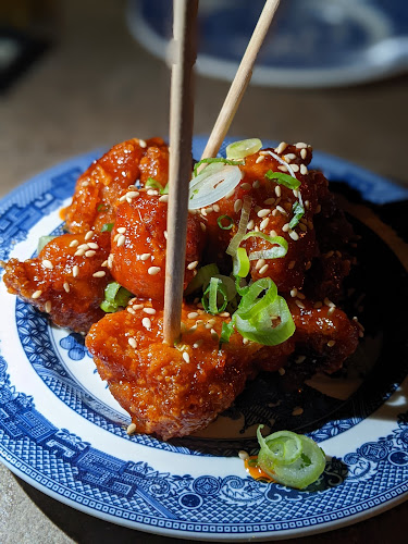 181 Bathurst St, Toronto, ON M5T 2R7