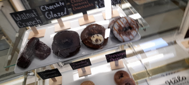 Halo Donuts - Hospitality and gastronomy