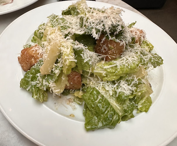 RH Courtyard Restaurant at RH Toronto - Hospitality and gastronomy