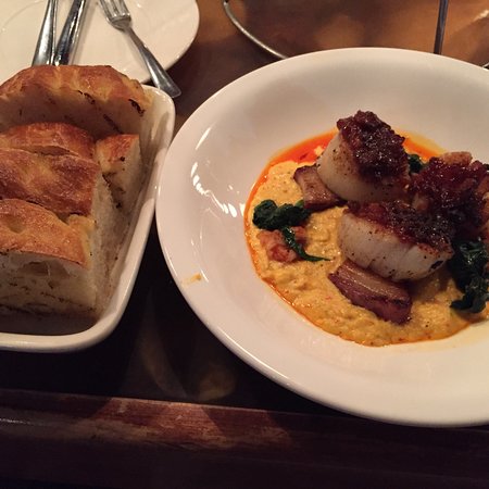 100 Adelaide St E, Toronto, ON M5C 1K9