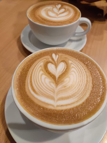 Crema Cafe Bar - Hospitality and gastronomy