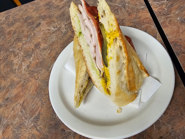 642 Yates St, Victoria, BC V8W 1L3