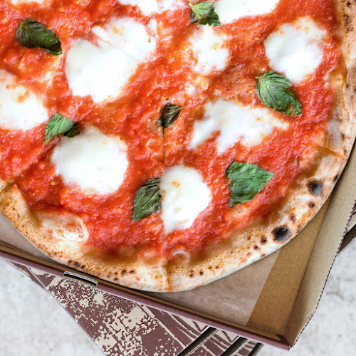 Opinii despre Famoso Pronto - St Albert în St. Albert - Hospitality and gastronomy