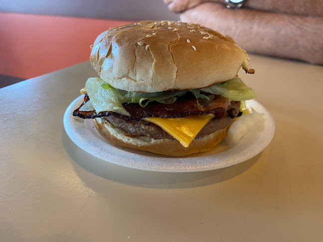 1069 Dundas St W, Mississauga, ON L5C 1C3