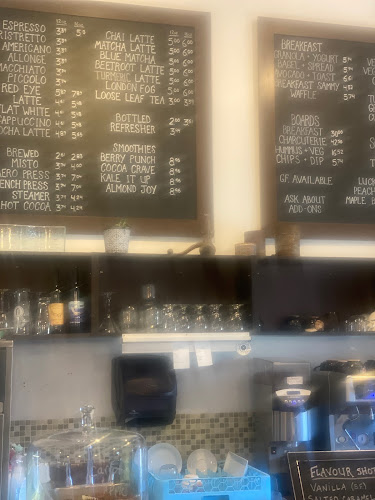 Comentarii opinii despre The Lucky Bean Cafe