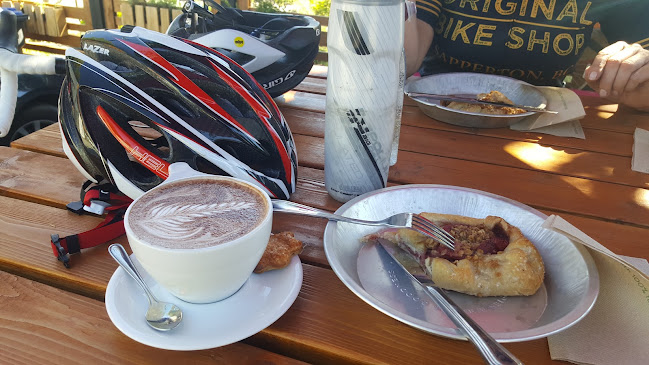 Comentarii opinii despre Gabi & Jules Handmade Pies and Baked Goodness