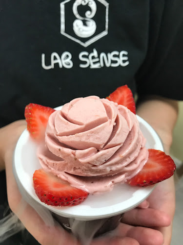 386 Yonge St, Toronto, ON M4Y 1X9