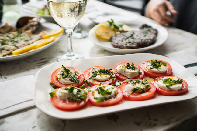 594 College St, Toronto, ON M6G 1B3