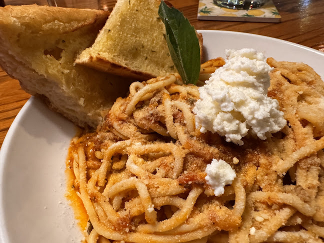 Comentarii opinii despre Famoso Italian Pizzeria - Namao Centre