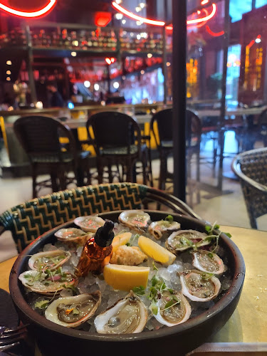 620 King St W, Toronto, ON M5V 2N2