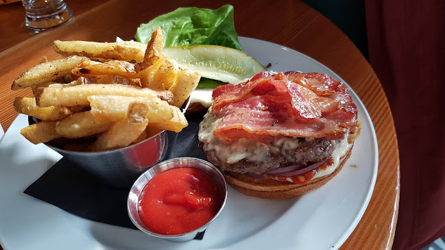 District Bar Restaurant Vancouver - Hospitality and gastronomy