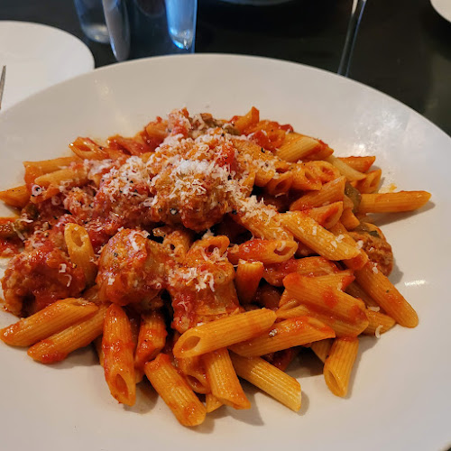 60 Walnut St S, Hamilton, ON L8N 2L1