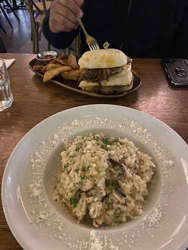 Opinii despre Tiramisu Bistro în Edmonton - Hospitality and gastronomy