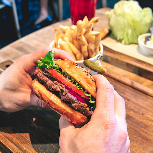 Moxies Calgary Downtown Restaurant - Calgary