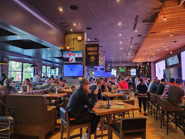 Moxies Davie Restaurant - Hospitality and gastronomy