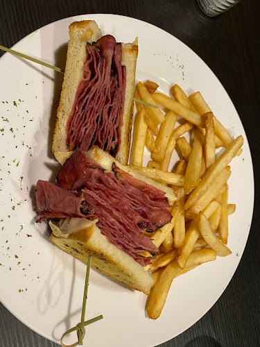 Opinii despre King's Castle Bar & Grill în Ajax - Hospitality and gastronomy