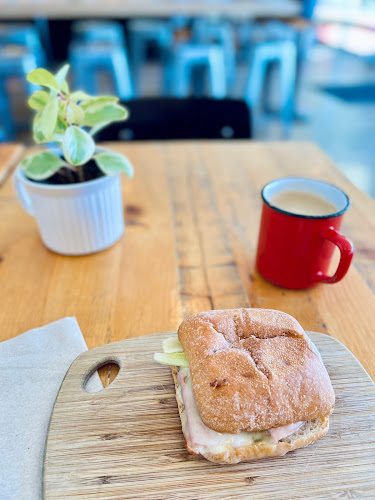 Comentarii opinii despre Empire Provisions