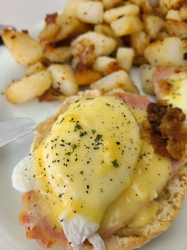 5810 Stanley Ave, Niagara Falls, ON L2G 3X8