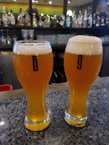 Comentarii opinii despre Moxies Calgary Downtown Restaurant