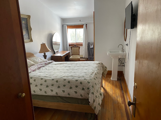 The Airport Hotel - Kitchener