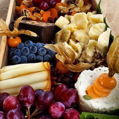 644 Queensbury Ave, North Vancouver, BC V7L 3V6