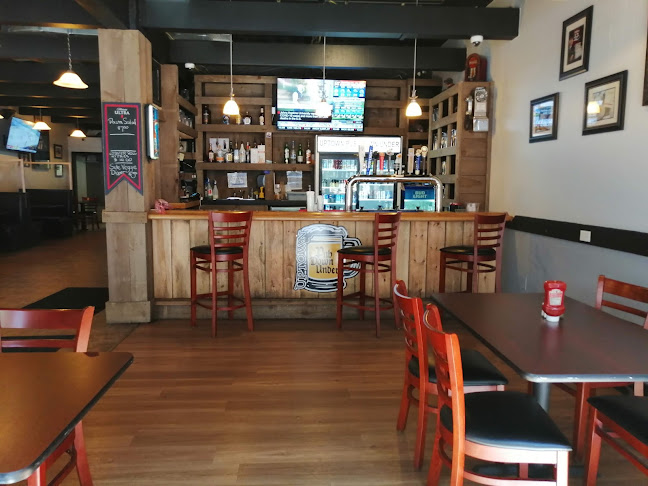 Uptown Pub Down Under - Hospitality and gastronomy