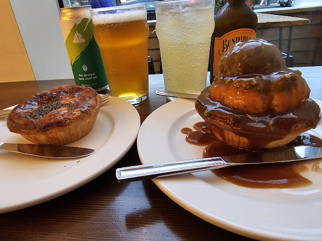 Comentarii opinii despre Peaked Pies Burnaby Heights