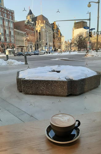 Comentarii opinii despre Equator Coffee NAC/CNA