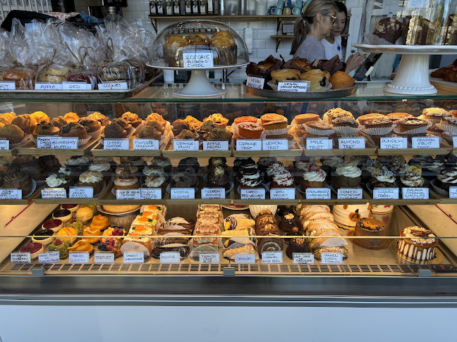 Bom Dia Café & Bakery - Queen - Hospitality and gastronomy