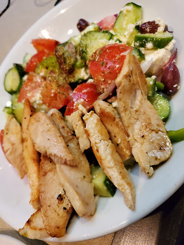 Mano's Restaurant & Lounge - Saskatoon