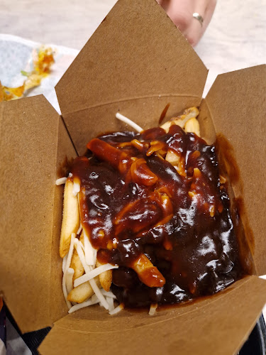 Comentarii opinii despre V Burger - 17 Ave - Ice Cream and Burger