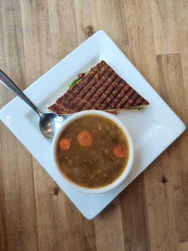 Opinii despre the hide out cafe în New Westminster - Hospitality and gastronomy