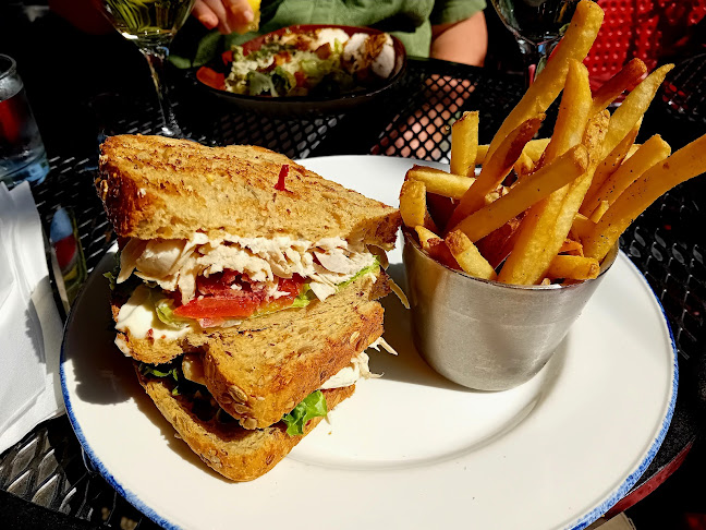 39 Prince Arthur Ave, Toronto, ON M5R 1B2