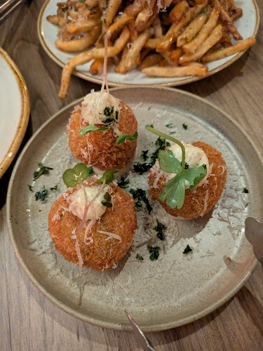 Opinii despre Sarpa Trattoria în Richmond Hill - Hospitality and gastronomy