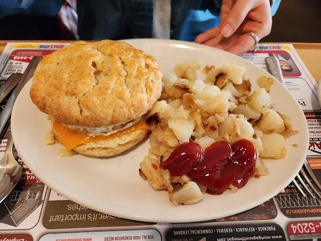 495 Mountain Rd, Moncton, NB E1C 2N4