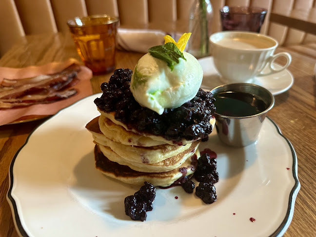 749 Bank St, Ottawa, ON K1S 3V3