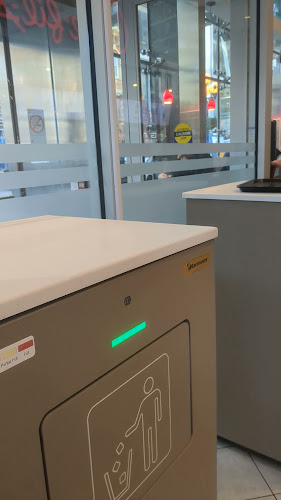 709 Yonge St, Toronto, ON M4Y 2B6