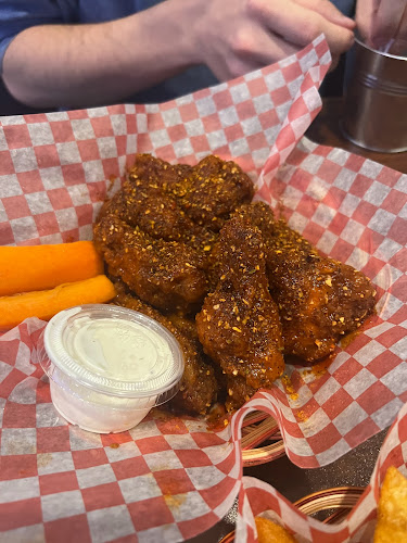 Wing House Omemee - Hospitality and gastronomy