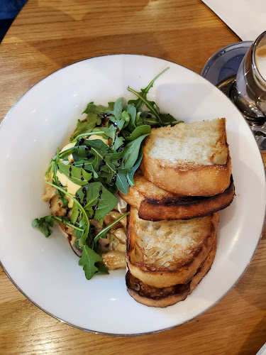 Hutch Cafe - Hospitality and gastronomy