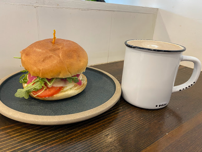 6552 Hastings St, Burnaby, BC V5B 1S2