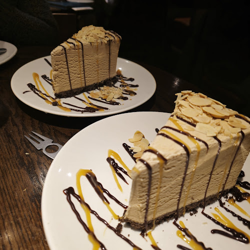 1977 Leslie St, North York, ON M3B 2M3