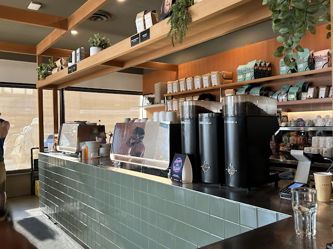 Crema Cafe Bar - Hospitality and gastronomy