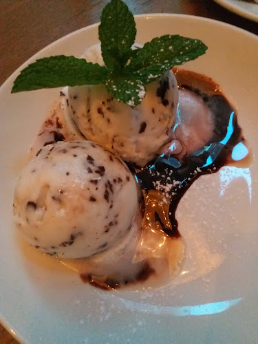 Moxies Toronto Downtown Restaurant - Toronto