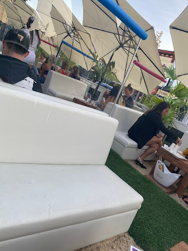 Streetlights (The Miami Crowbar) - Hospitality and gastronomy